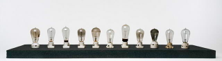 Illustration for article titled Astounding Photos: Journey Through the History of the Lightbulb